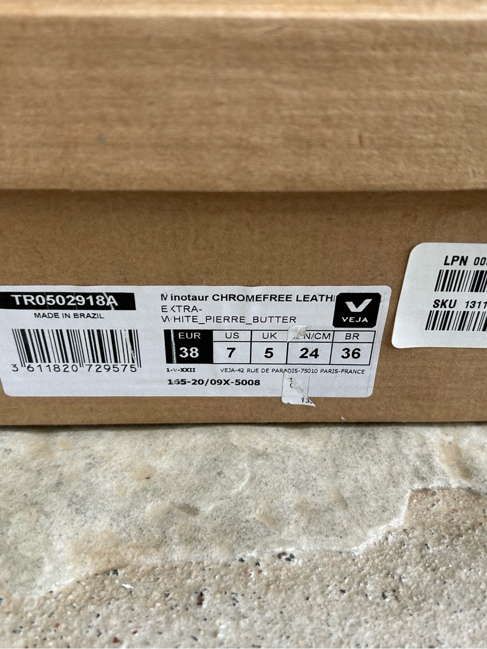 Veja Minotaur Chromefree Leather White Pierre Butter EU 38 US 7/7.5 - Picture 7 of 8